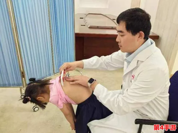 女生坐男生腿上睾丸疼正常吗？医生：这是一种危险的行为，需引起重视！图片