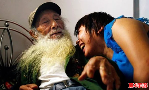 GAYSEX老头互摸：一场充满激情与温情的亲密互动，展现了人性深处的渴望与理解