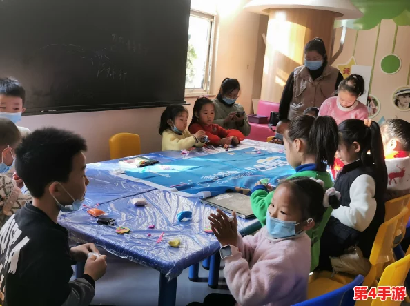 一小孩用棒棒糖ss游戏破解版，网友热评“超好玩，简直是童年回忆的完美重现！”