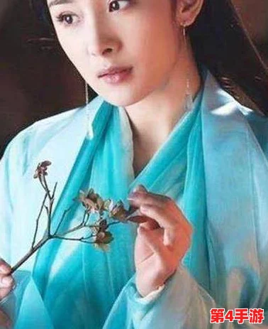 三色男女：红颜蓝衣绿袖，各具风采，令人心动不已