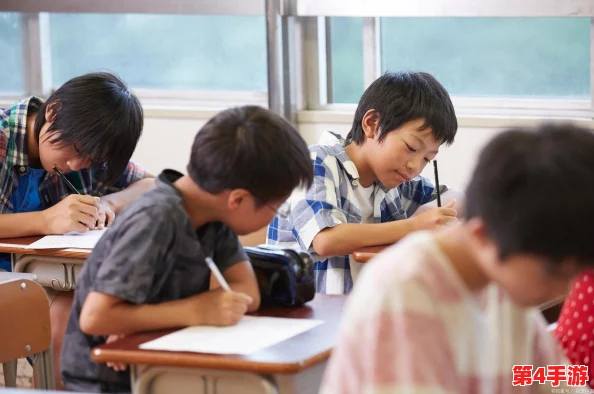 坤坤放进老师问号，网友热议“教育”“学生情绪管理”“校园暴力”