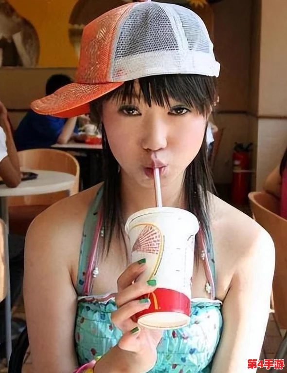 张筱雨两腿之间玉门大开，网友赞叹：她的姿态真是令人惊艳，展现了独特的魅力与自信