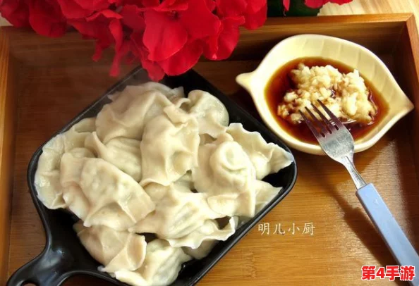 江教授要稳住肉馅小水饺，网友赞其手艺独特，味道鲜美，令人回味无穷