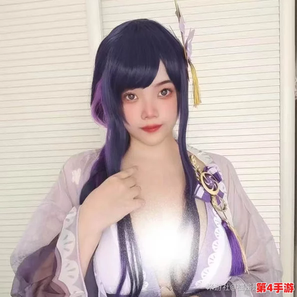 网友评价：雷电将军裸乳被爆 白浆的图片引发热议，众人围观讨论其艺术表达与游戏角色翻转。