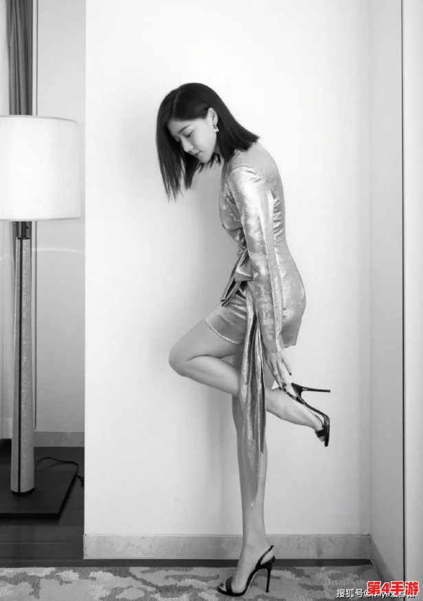 “网友热评：裸体美女嫩BBB观赏，带你领略前所未有的视觉盛宴”