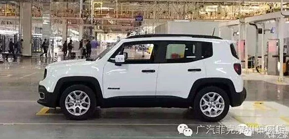 桃红色jeep主打进口，为消费者带来更多选择和个性化定制服务