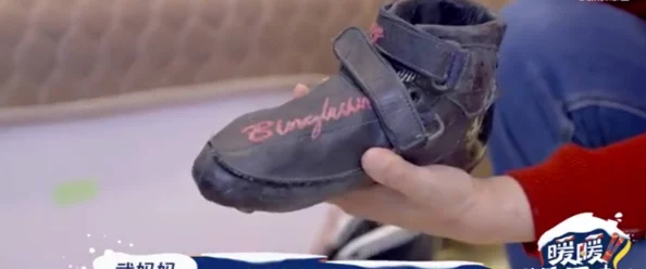 男生和女生一起拆拆拆轮滑鞋,网友评论:这真是太有趣了,期待看到他们的合作成果! 男生和女生一起拆拆拆轮滑鞋,网友评论:这真是太有趣了,期待看到他们的合作成果!