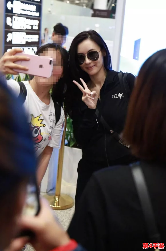 张柏芝下面毛又多又黑,这种描述引发了人们对她个人形象和私生活的好奇与讨论,令人关注其背后的故事 张柏芝下面毛又多又黑,这种描述引发了人们对她个人形象和私生活的好奇与讨论,令人关注其背后的故事