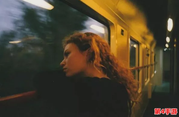 女人让男人捅，这种行为背后反映了复杂的情感与权力关系，值得深入思考和讨论