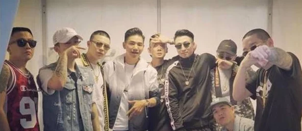 黑人双人RAPPER的背景故事：网友评论称他们的音乐风格独特，歌词深刻，令人感受到强烈的情感共鸣与社会现实