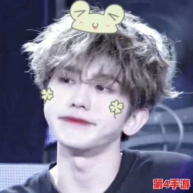 男生的坤坤放入女生的坤坤，开启了一场奇妙的互动与亲密体验，令人心动不已！
