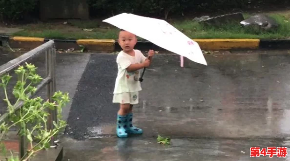 宝宝今晚不戴小雨伞了，但依然勇敢面对风雨