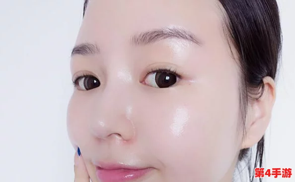 国产亚洲精品精华液好用吗？用户反馈称效果显著，吸收快，肌肤光滑水润！