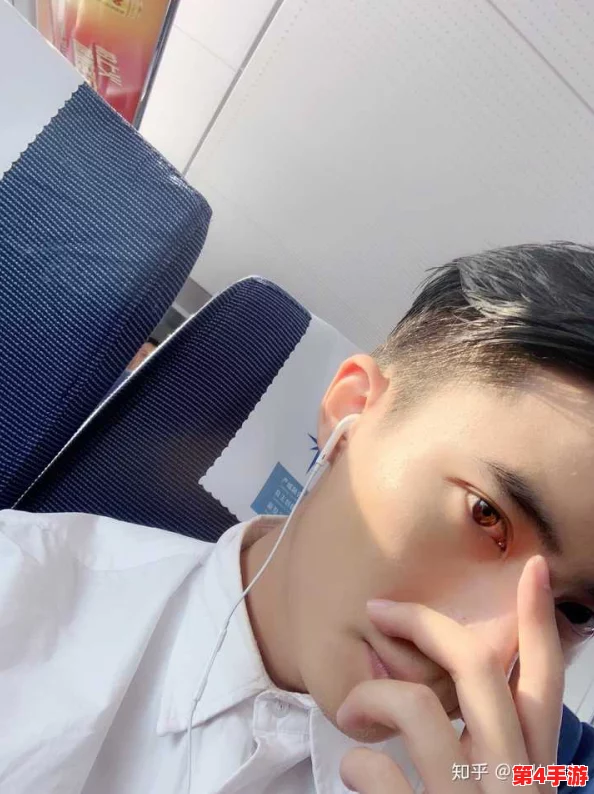 帅男鸭Gay1069：用户评价热烈，颜值与才华并存的完美选择，让人心动不已！