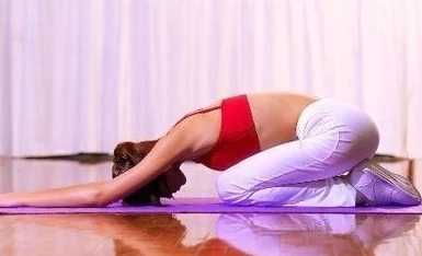 女人巨大荫蒂勃起后，展现了生理变化与心理反应之间的复杂关系，引发对女性身体认知的新思考