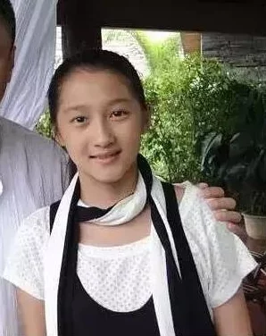 有一根又黑又硬的物体引发了人们的好奇，究竟它是什么？背后隐藏着怎样的故事和用途呢？