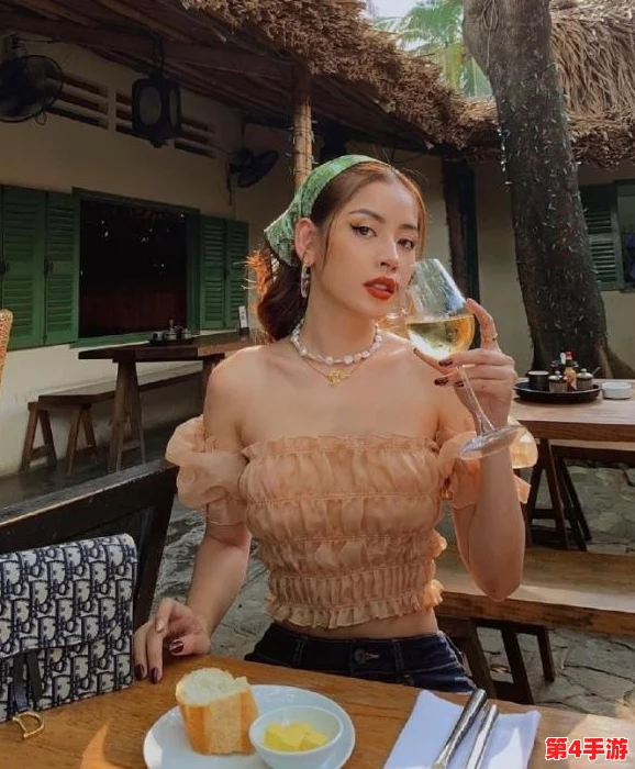 20岁女rapper越南在国际音乐节上大放异彩，展现独特风格与才华，引发全球关注与热议