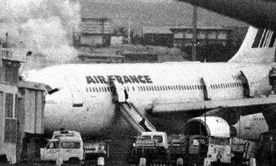 法航空乘1999：回顾历史事件，重温那场改变航空业的飞行事故与其后果