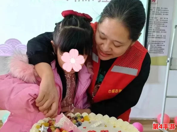 两位陪读妈妈灭火后续:勇敢行动获赞,社区为她们举办感谢仪式,传递温暖与关爱 两位陪读妈妈灭火后续:勇敢行动获赞,社区为她们举办感谢仪式,传递温暖与关爱