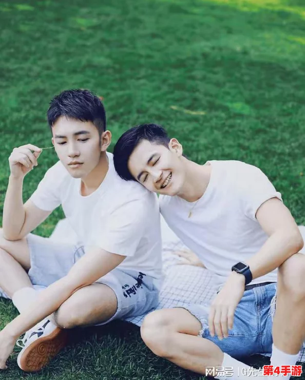 体育生空少玩Gay，畅游激情世界，展开属于他们的爱恋与冒险旅程