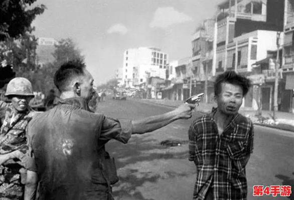 张警官九分十一秒头撞玻璃视频是真的吗？网友热议事件真相与背后故事引发关注