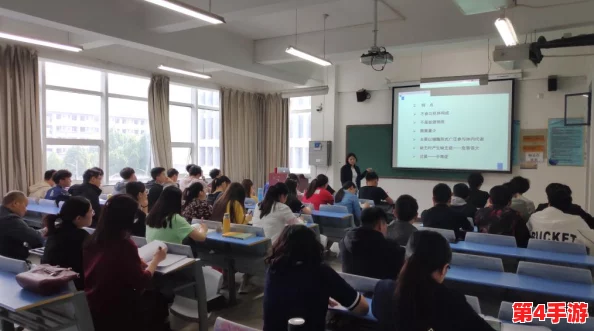 班长上课的时候按下了开关，导致全班同学意外体验了一场科技互动课堂的奇妙旅程