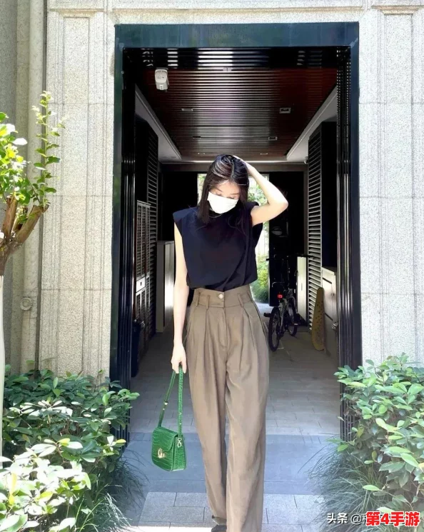 男女上下拱120，传闻两人因合作关系密切而频繁约会，引发网友热议与猜测，真相究竟如何？