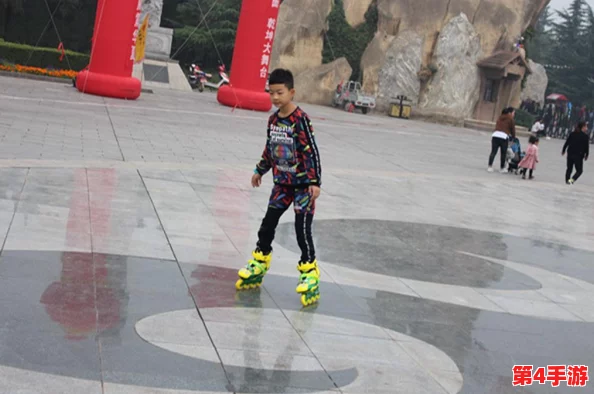 男人和女人一起拆很痛的轮滑鞋，分享他们在这个过程中遇到的挑战与乐趣，让人感受到运动带来的快乐与友谊