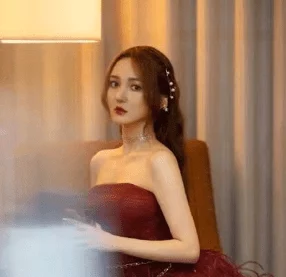 高清不卡:某知名导演被曝与女演员秘密恋情,背后真相引发网友热议! 高清不卡:某知名导演被曝与女演员秘密恋情,背后真相引发网友热议!