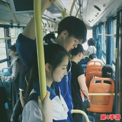 老周张孙琳公交车：传闻两人因偶遇引发恋情，网友热议“公交爱情”背后的故事！