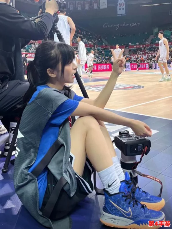 四个熟妇搡BBBB搡BBBB，激情碰撞引发热议，网友纷纷评论其背后的社会现象与文化影响