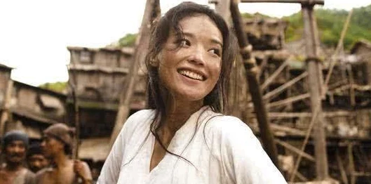 肥婆BBB搡BBBB搡搡搡：探讨社会对体型的偏见与女性自我认同的关系及其影响因素分析