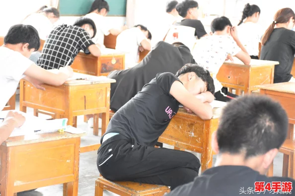 英语老师趴下让我 了一夜，这个事件引发了学生们的热议，大家纷纷猜测背后的原因和真相